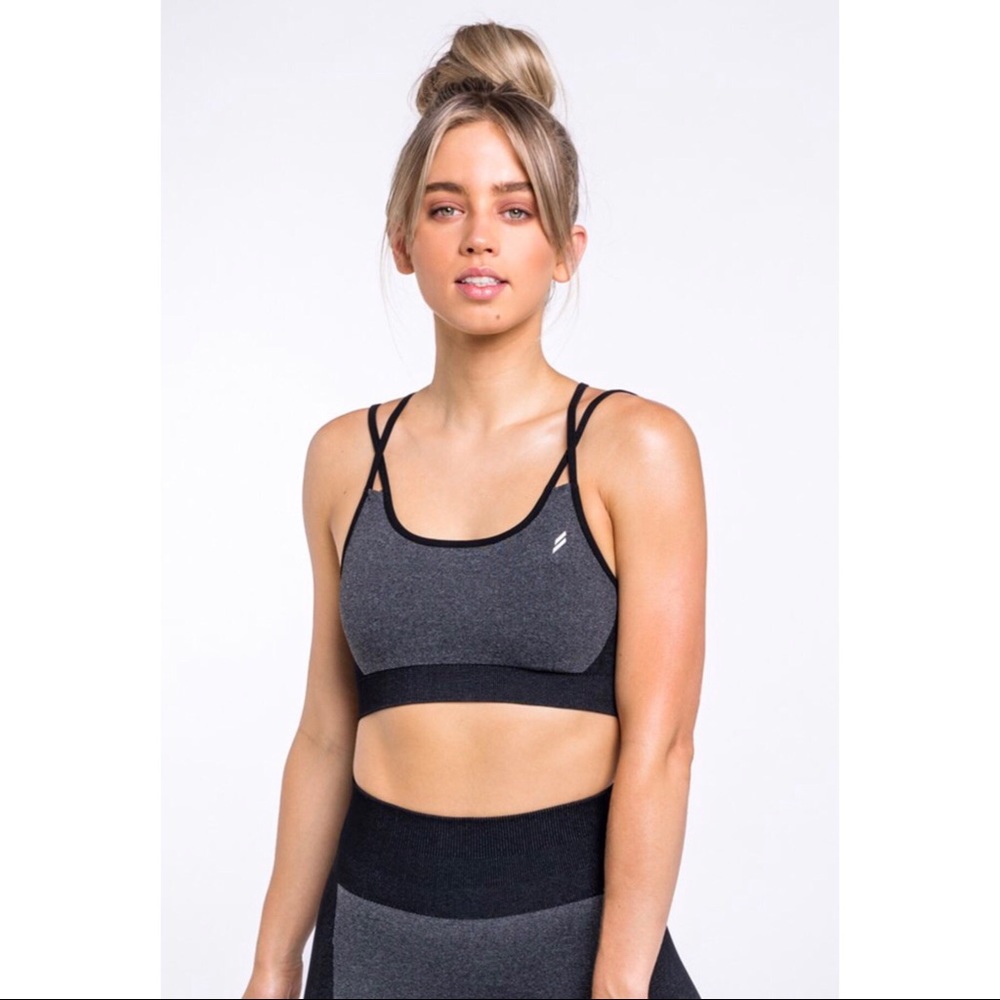 NWT Doyoueven seamless bra